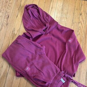 ALO Yoga Ribbed Set in Deep Burgundy